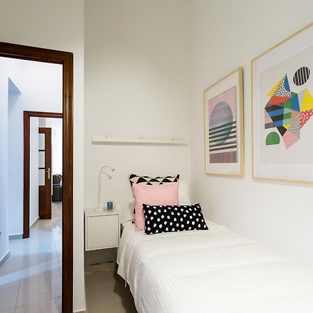 Apartamentos Diaber Gerona 22 Σεβίλλη Εξωτερικό φωτογραφία