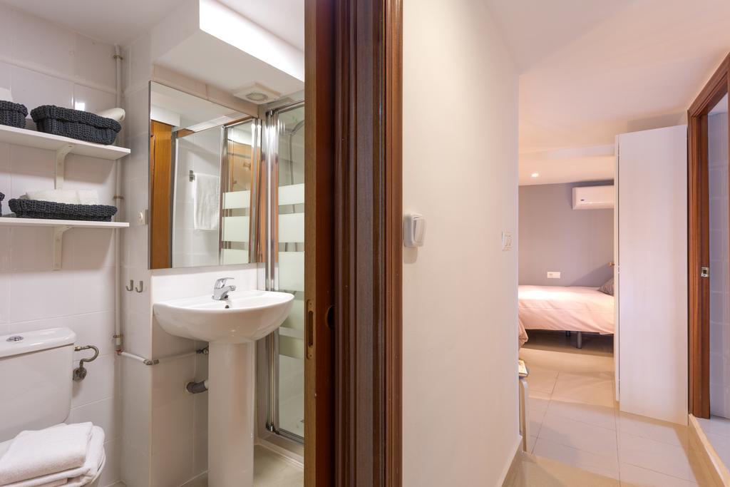 Apartamentos Diaber Gerona 22 Σεβίλλη Εξωτερικό φωτογραφία