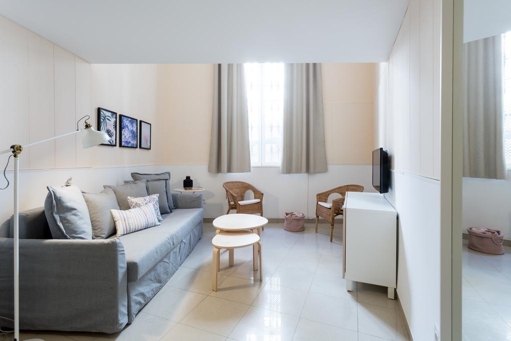 Apartamentos Diaber Gerona 22 Σεβίλλη Εξωτερικό φωτογραφία