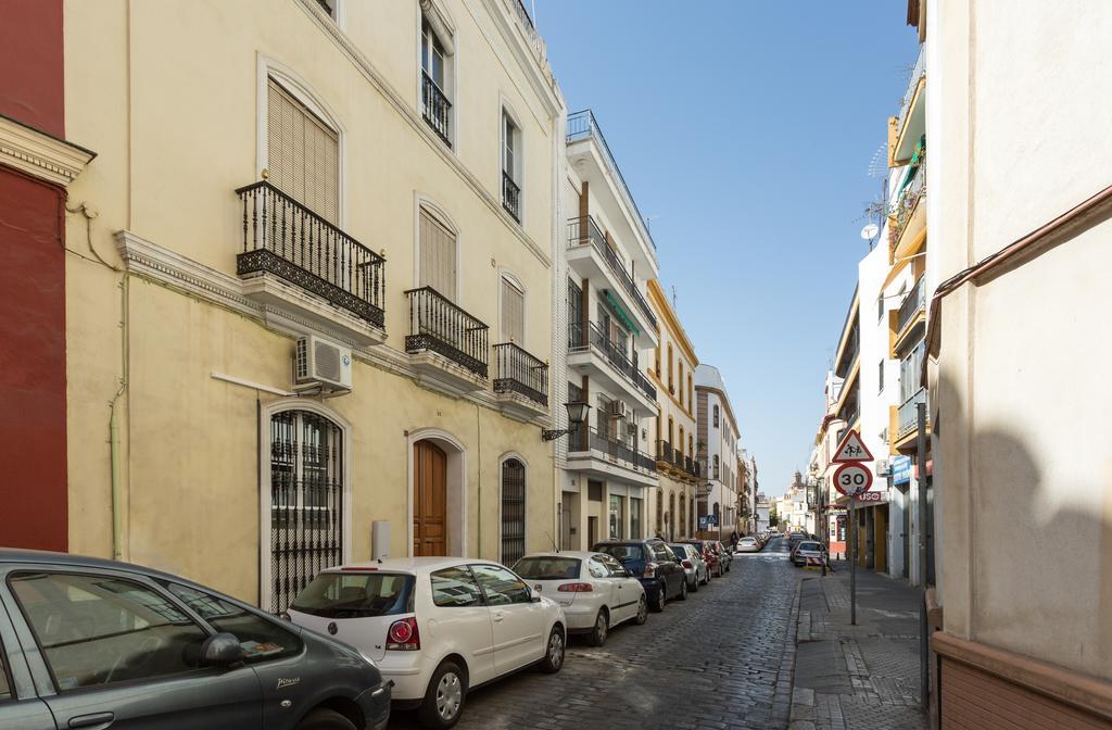 Apartamentos Diaber Gerona 22 Σεβίλλη Εξωτερικό φωτογραφία