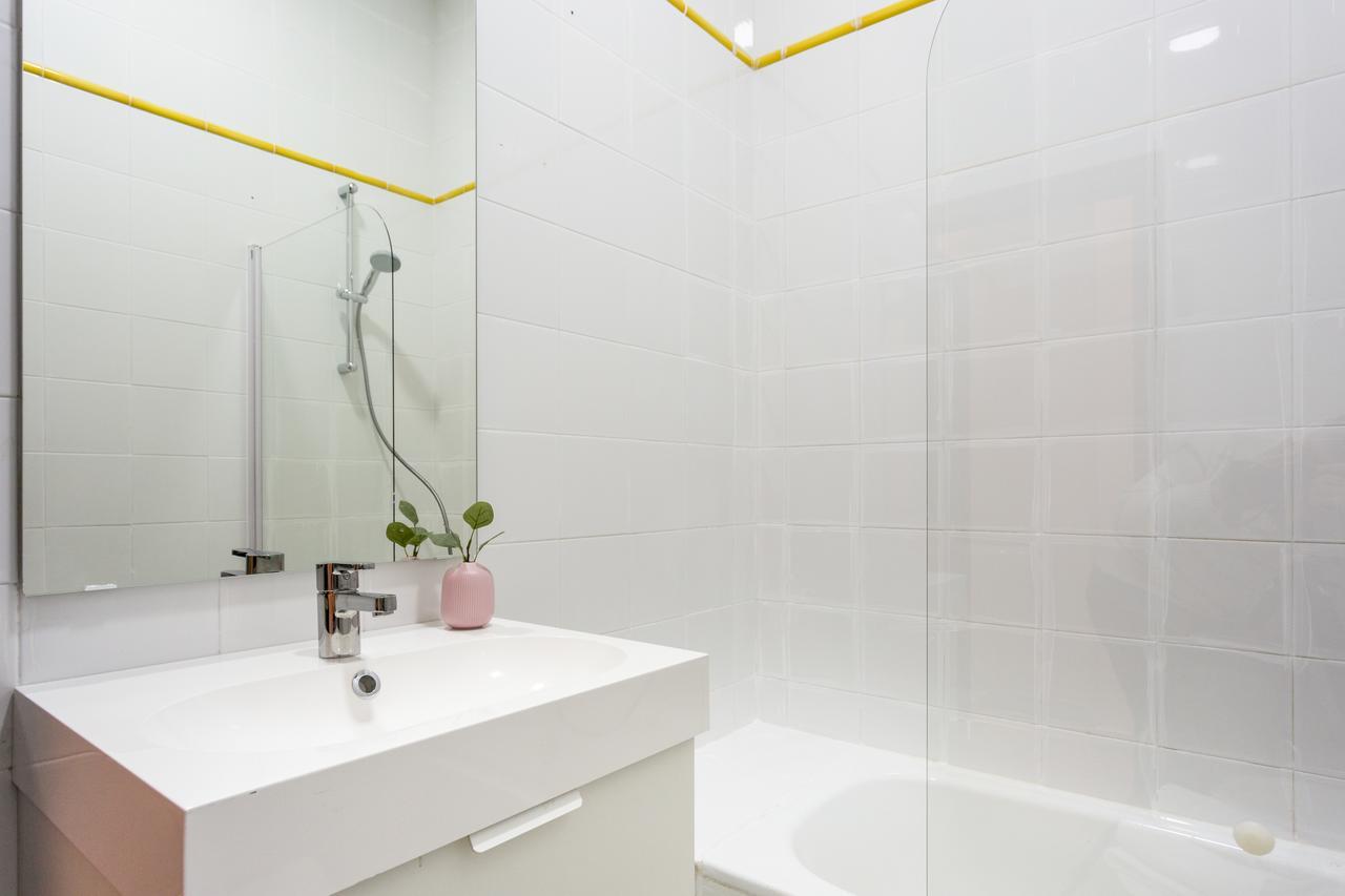 Apartamentos Diaber Gerona 22 Σεβίλλη Εξωτερικό φωτογραφία